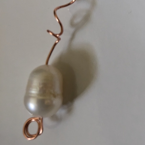 Fresh Pearl copper earring - Picture 4 of 4